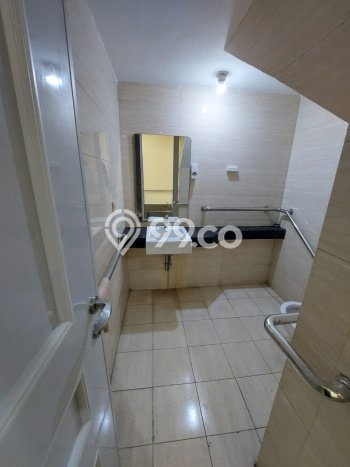 Disewakan! Rumah 4 Kamar Tidur &
3 Kamar Mandi di Green Lake City, Jakarta Barat Disewakan! Rumah 4 Kamar Tidur &
3 Kamar Mandi di Green Lake City, Jakarta Barat
