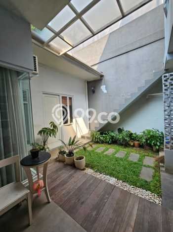 Rumah Mewah LB 140m2 Siap Huni Desain Elegan di Pondok Ranji, Tangerang Selatan Rumah Mewah LB 140m2 Siap Huni Desain Elegan di Pondok Ranji, Tangerang Selatan