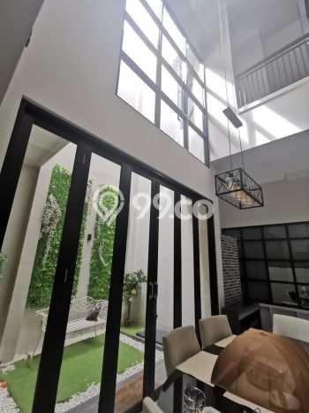 Rumah Elit Modern Tanpa Renovasi di Bintaro Tangerang Selatan Rumah Elit Modern Tanpa Renovasi di Bintaro Tangerang Selatan