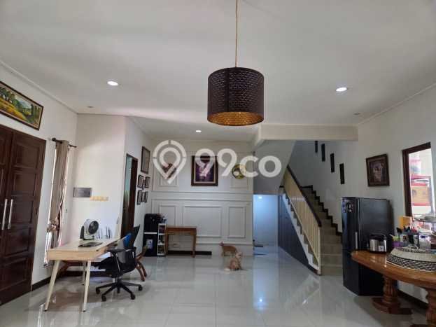 Hunian Mewah LB 225m2 Siap Huni Desain Elegan di Bintaro, Tangerang Selatan Hunian Mewah LB 225m2 Siap Huni Desain Elegan di Bintaro, Tangerang Selatan