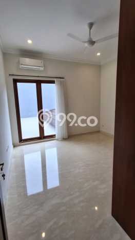 Hunian Elit LB 500m2 Siap Pakai Desain Elegan di Pejaten, Jakarta Selatan Hunian Elit LB 500m2 Siap Pakai Desain Elegan di Pejaten, Jakarta Selatan