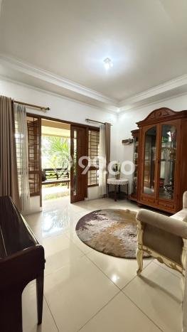 Dijual Rumah Mewah Elegan Dengan View Eksklusif di Bintaro, Tangerang Selatan Dijual Rumah Mewah Elegan Dengan View Eksklusif di Bintaro, Tangerang Selatan