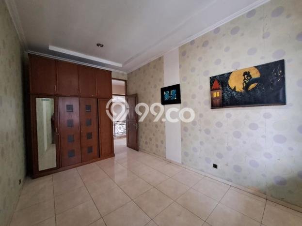 Jarang Ada! Rumah Sewa 5 Kamar Bagus Siap Huni Turangga Jarang Ada! Rumah Sewa 5 Kamar Bagus Siap Huni Turangga