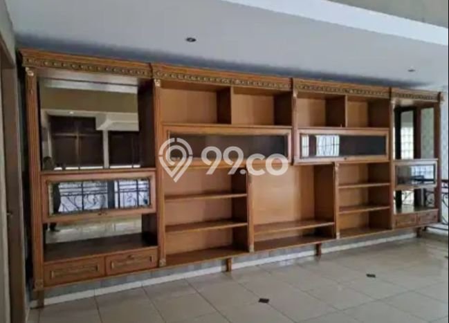 Jarang Ada! Rumah Sewa 5 Kamar Bagus Siap Huni Turangga Jarang Ada! Rumah Sewa 5 Kamar Bagus Siap Huni Turangga