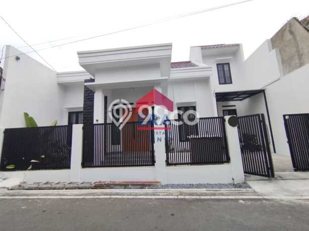 Rumah Modern Minimalis 4 KT Siap Huni di Blimbing Rumah Modern Minimalis 4 KT Siap Huni di Blimbing
