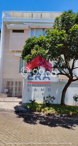 Hunian Mewah LB 200m2 Siap Pakai Desain Elegan di Villa Puncak Tidar, Malang Hunian Mewah LB 200m2 Siap Pakai Desain Elegan di Villa Puncak Tidar, Malang
