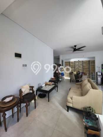 Ready to Use! Luxury House LT 143m2 Desain Elegan di Bintaro Ready to Use! Luxury House LT 143m2 Desain Elegan di Bintaro
