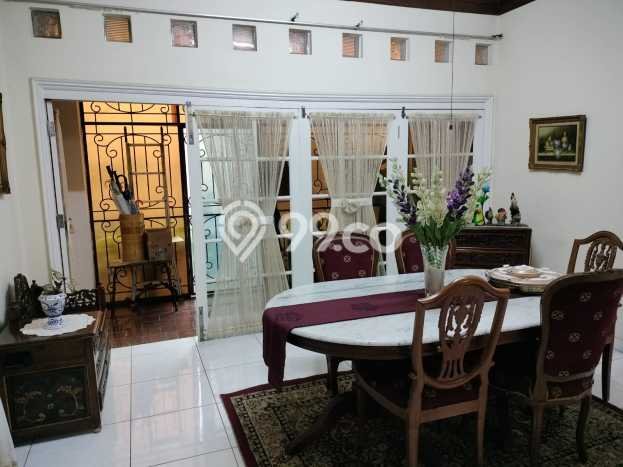 Rumah Elit Modern Tanpa Renovasi di Bintaro Jakarta Selatan Rumah Elit Modern Tanpa Renovasi di Bintaro Jakarta Selatan