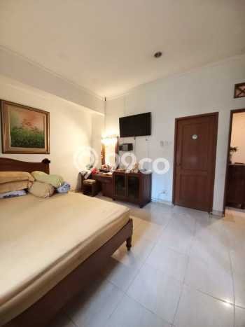 Jual Rumah Mewah Elegan Dengan View Eksklusif di Bintaro, Tangerang Selatan Jual Rumah Mewah Elegan Dengan View Eksklusif di Bintaro, Tangerang Selatan