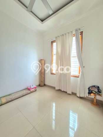 Ready to Use! Premium House LT 130m2 Desain Elegan di Bintaro Ready to Use! Premium House LT 130m2 Desain Elegan di Bintaro