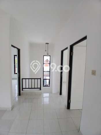 For Sale Rumah 4 Kamar Lokasi Strategis Bagus dan Strategis di Ciputat Timur For Sale Rumah 4 Kamar Lokasi Strategis Bagus dan Strategis di Ciputat Timur