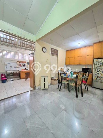 Hunian Mewah LB 160m2 Siap Huni Desain Elegan di Bintaro, Tangerang Selatan Hunian Mewah LB 160m2 Siap Huni Desain Elegan di Bintaro, Tangerang Selatan