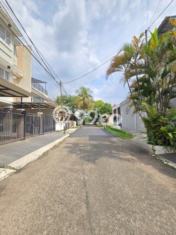 Kos-kosan Dijual di Bintaro Tangerang Selatan Luas 200m2 Kos-kosan Dijual di Bintaro Tangerang Selatan Luas 200m2