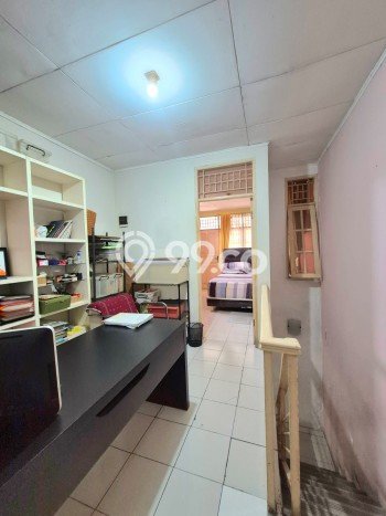 Hunian Mewah LB 160m2 Siap Huni Desain Elegan di Bintaro, Tangerang Selatan Hunian Mewah LB 160m2 Siap Huni Desain Elegan di Bintaro, Tangerang Selatan