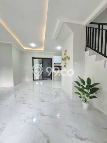Rumah Minimalis 3 KT di Bintaro Tangerang Selatan Semi Furnished Rumah Minimalis 3 KT di Bintaro Tangerang Selatan Semi Furnished
