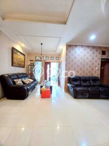Jual Rumah Mewah Elegan Dengan View Eksklusif di Bintaro, Tangerang Selatan Jual Rumah Mewah Elegan Dengan View Eksklusif di Bintaro, Tangerang Selatan