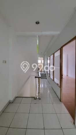 Ruko Dijual di Tangerang Selatan LT 72m2 & LB 237m2 Lokasi Terbaik! Ruko Dijual di Tangerang Selatan LT 72m2 & LB 237m2 Lokasi Terbaik!