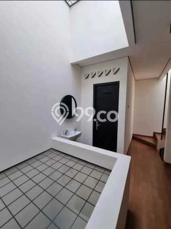 Hunian Mewah LB 260m2 Siap Pakai Desain Elegan di Bintaro, Tangerang Selatan Hunian Mewah LB 260m2 Siap Pakai Desain Elegan di Bintaro, Tangerang Selatan