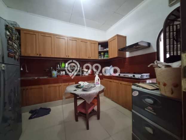 Hunian Mewah LB 250m2 Siap Huni Desain Elegan di Bintaro, Tangerang Selatan Hunian Mewah LB 250m2 Siap Huni Desain Elegan di Bintaro, Tangerang Selatan
