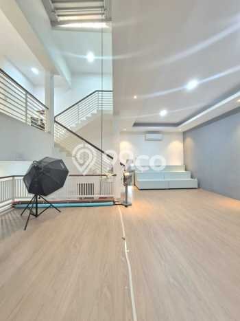 Dijual Rumah Mewah Elegan Dengan View Eksklusif di Bintaro, Tangerang Selatan Dijual Rumah Mewah Elegan Dengan View Eksklusif di Bintaro, Tangerang Selatan