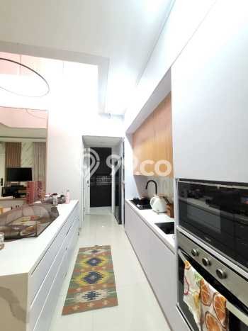 Rumah Elit LB 200m2 Siap Huni Desain Elegan di Bintaro, Tangerang Selatan Rumah Elit LB 200m2 Siap Huni Desain Elegan di Bintaro, Tangerang Selatan