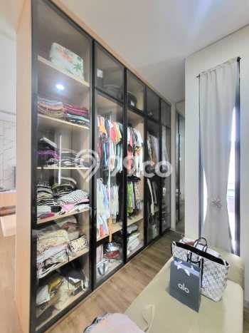 Rumah Elit LB 200m2 Siap Huni Desain Elegan di Bintaro, Tangerang Selatan Rumah Elit LB 200m2 Siap Huni Desain Elegan di Bintaro, Tangerang Selatan
