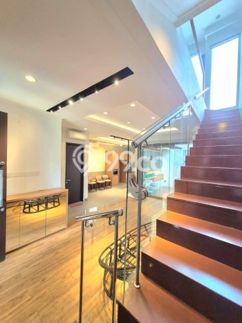 Hunian Mewah LB 200m2 Siap Pakai Desain Elegan di Bintaro, Tangerang Selatan Hunian Mewah LB 200m2 Siap Pakai Desain Elegan di Bintaro, Tangerang Selatan