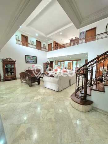 Rumah Elit LB 740m2 Siap Pakai Desain Elegan di Bintaro, Tangerang Selatan Rumah Elit LB 740m2 Siap Pakai Desain Elegan di Bintaro, Tangerang Selatan