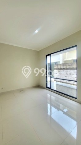 Rumah Mewah LB 180m2 Siap Huni Desain Elegan di Bintaro, Tangerang Selatan Rumah Mewah LB 180m2 Siap Huni Desain Elegan di Bintaro, Tangerang Selatan