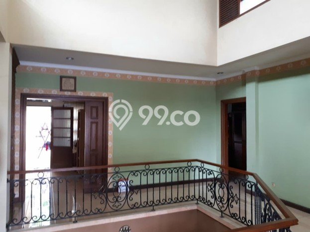 Hunian Elit LB 314m2 Siap Huni Desain Elegan di Bintaro, Tangerang Selatan Hunian Elit LB 314m2 Siap Huni Desain Elegan di Bintaro, Tangerang Selatan