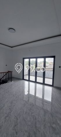 Hunian Mewah LB 170m2 Siap Pakai Desain Elegan di Bintaro, Tangerang Selatan Hunian Mewah LB 170m2 Siap Pakai Desain Elegan di Bintaro, Tangerang Selatan