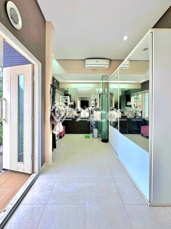 Dijual Hunian Rumah Terawat 4 Kamar di Bintaro, Tangerang Selatan Dijual Hunian Rumah Terawat 4 Kamar di Bintaro, Tangerang Selatan
