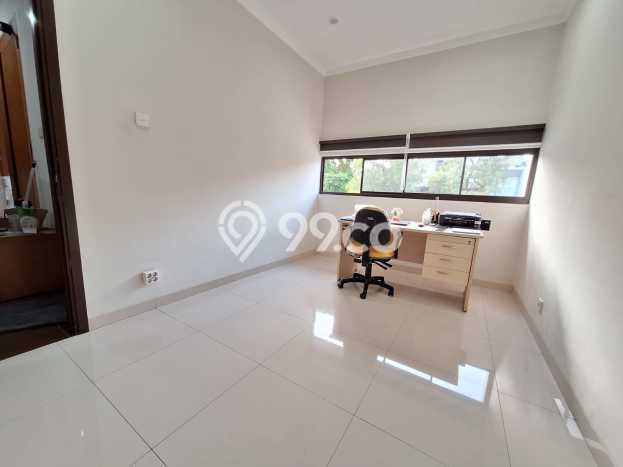 Jual Rumah Luas Elegan Dengan View Eksklusif di Bintaro, Tangerang Selatan Jual Rumah Luas Elegan Dengan View Eksklusif di Bintaro, Tangerang Selatan