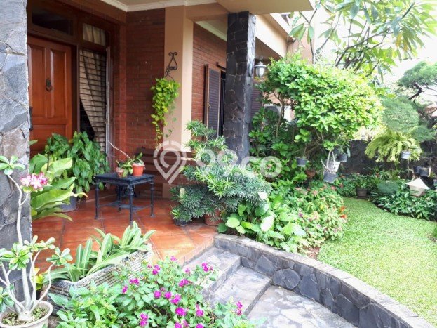 Hunian Elit LB 314m2 Siap Huni Desain Elegan di Bintaro, Tangerang Selatan Hunian Elit LB 314m2 Siap Huni Desain Elegan di Bintaro, Tangerang Selatan