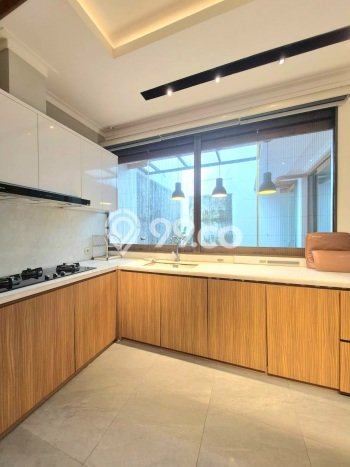 Hunian Mewah LB 200m2 Siap Pakai Desain Elegan di Bintaro, Tangerang Selatan Hunian Mewah LB 200m2 Siap Pakai Desain Elegan di Bintaro, Tangerang Selatan
