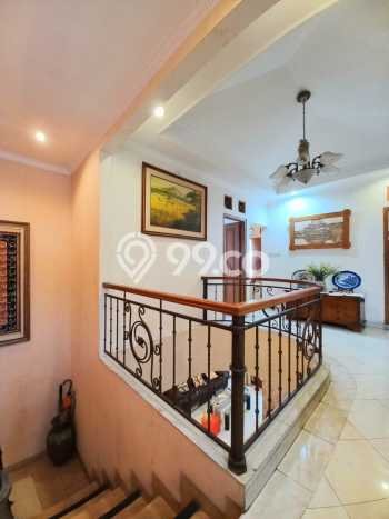 Jual Rumah Mewah Elegan Dengan View Eksklusif di Bintaro, Tangerang Selatan Jual Rumah Mewah Elegan Dengan View Eksklusif di Bintaro, Tangerang Selatan