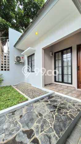 For Sale Hunian Rumah Terawat 2 KT di Bintaro, Tangerang Selatan For Sale Hunian Rumah Terawat 2 KT di Bintaro, Tangerang Selatan