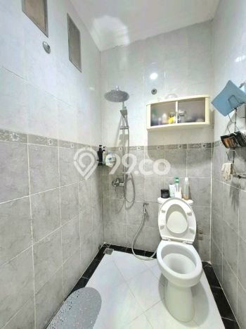 Dijual Rumah 4 Kamar Lokasi Ideal Nyaman dan Strategis di Pesanggrahan Dijual Rumah 4 Kamar Lokasi Ideal Nyaman dan Strategis di Pesanggrahan