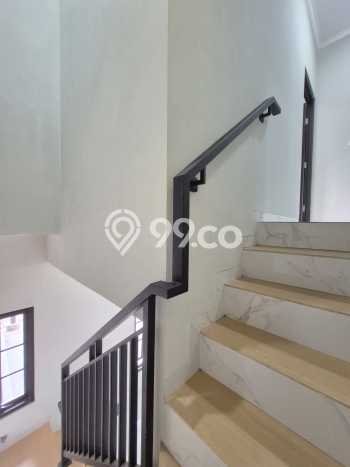 Rumah Minimalis 3 KT di Bintaro Tangerang Selatan Semi Furnished Rumah Minimalis 3 KT di Bintaro Tangerang Selatan Semi Furnished