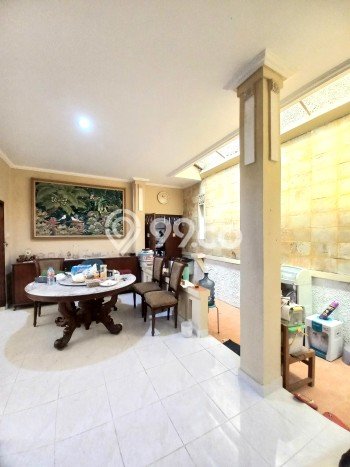 Hunian Mewah LB 500m2 Siap Pakai Desain Elegan di Bintaro, Tangerang Selatan Hunian Mewah LB 500m2 Siap Pakai Desain Elegan di Bintaro, Tangerang Selatan