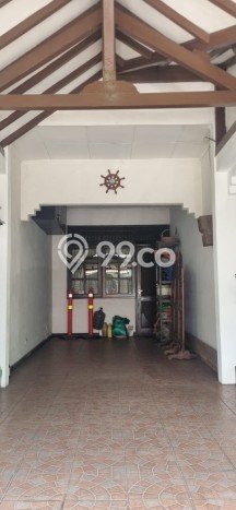 Hunian Mewah LB 250m2 Siap Huni Desain Elegan di Bintaro, Tangerang Selatan Hunian Mewah LB 250m2 Siap Huni Desain Elegan di Bintaro, Tangerang Selatan