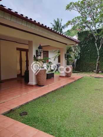 Jual Rumah Mewah Megah Dengan View Eksklusif di Bintaro, Tangerang Selatan Jual Rumah Mewah Megah Dengan View Eksklusif di Bintaro, Tangerang Selatan