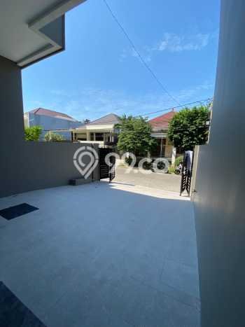 Rumah Luas Asri 4 KT Siap Pakai di Middle East Ring Road Surabaya Rumah Luas Asri 4 KT Siap Pakai di Middle East Ring Road Surabaya