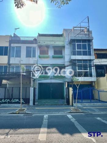 Ruko Dijual di Surabaya LT 78m2 & LB 190m2 Lokasi Terbaik! Ruko Dijual di Surabaya LT 78m2 & LB 190m2 Lokasi Terbaik!