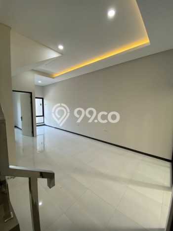 Rumah Luas Asri 4 KT Siap Pakai di Middle East Ring Road Surabaya Rumah Luas Asri 4 KT Siap Pakai di Middle East Ring Road Surabaya