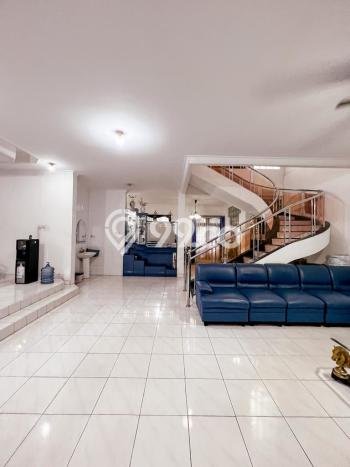 Rumah Luxury Modern Tanpa Renovasi di Puri Indah Jakarta Barat Rumah Luxury Modern Tanpa Renovasi di Puri Indah Jakarta Barat