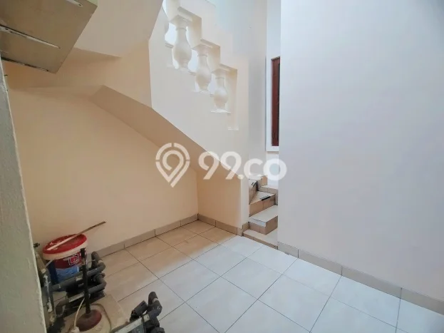 RARE UNIT! Rumah di Duri Kepa, 3 KT, View Kota, Luas 225m² Bangunan 200m² RARE UNIT! Rumah di Duri Kepa, 3 KT, View Kota, Luas 225m² Bangunan 200m²