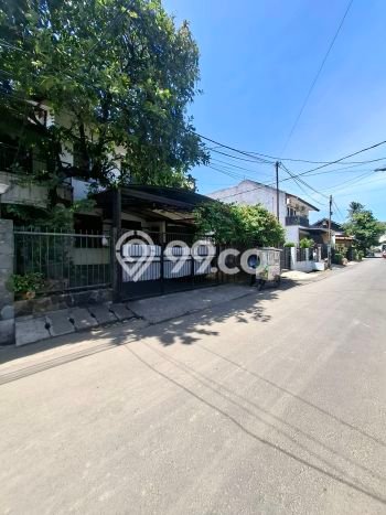 Siap Huni Hunian Elit 6 Kamar di Kebayoran Lama Dekat ke Mana Saja Siap Huni Hunian Elit 6 Kamar di Kebayoran Lama Dekat ke Mana Saja
