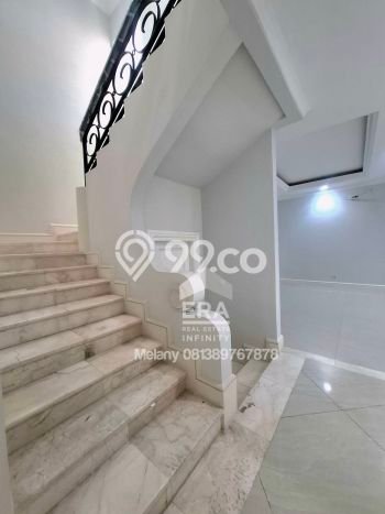 Ready to Use! Premium House LT 120m2 Desain Elegan di Intercon Ready to Use! Premium House LT 120m2 Desain Elegan di Intercon