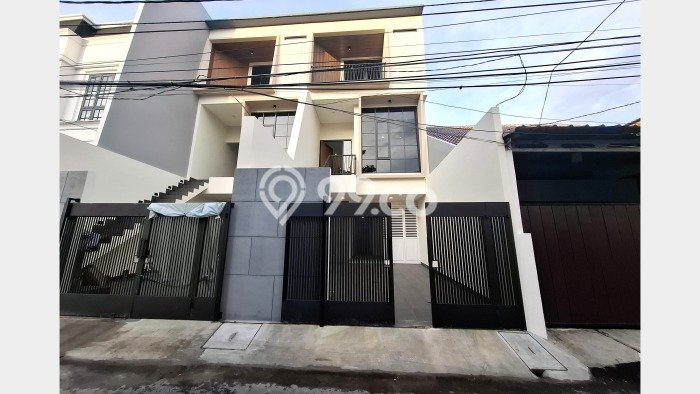 Rumah LT 90m² / LB 195m² Pemandangan Gunung di Tomang, Jakarta Barat Rumah LT 90m² / LB 195m² Pemandangan Gunung di Tomang, Jakarta Barat